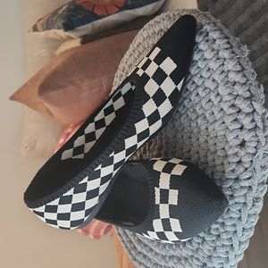 Vivaia Aria 5 Pointed Toe Flats